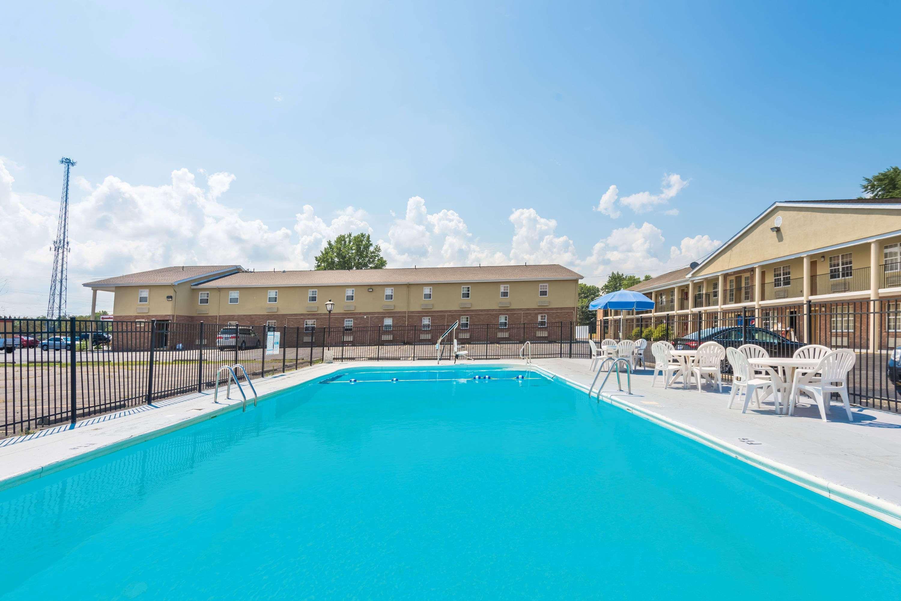 Days Inn By Wyndham Amherst Exterior foto